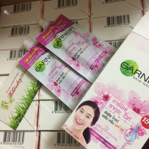 Kem chống nắng dưỡng da Garnier ( 5pc/hộp)