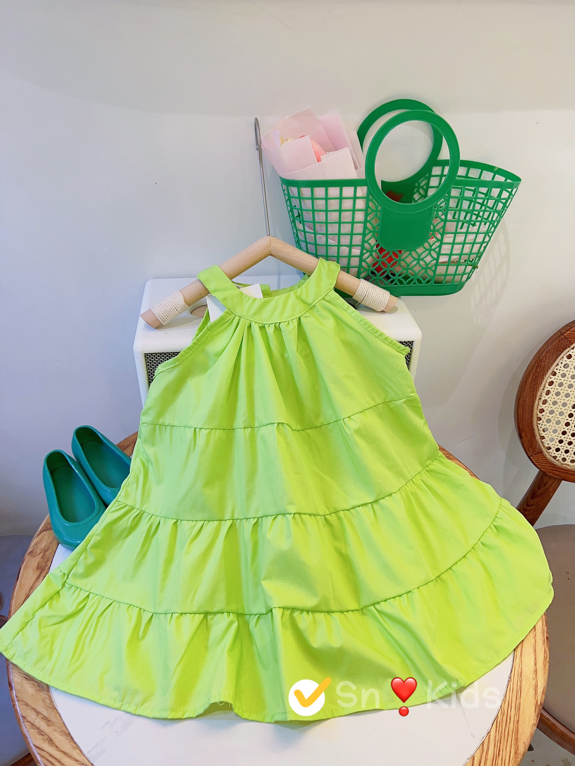 Váy bé gái váy maxi cổ yếm 10-30kg