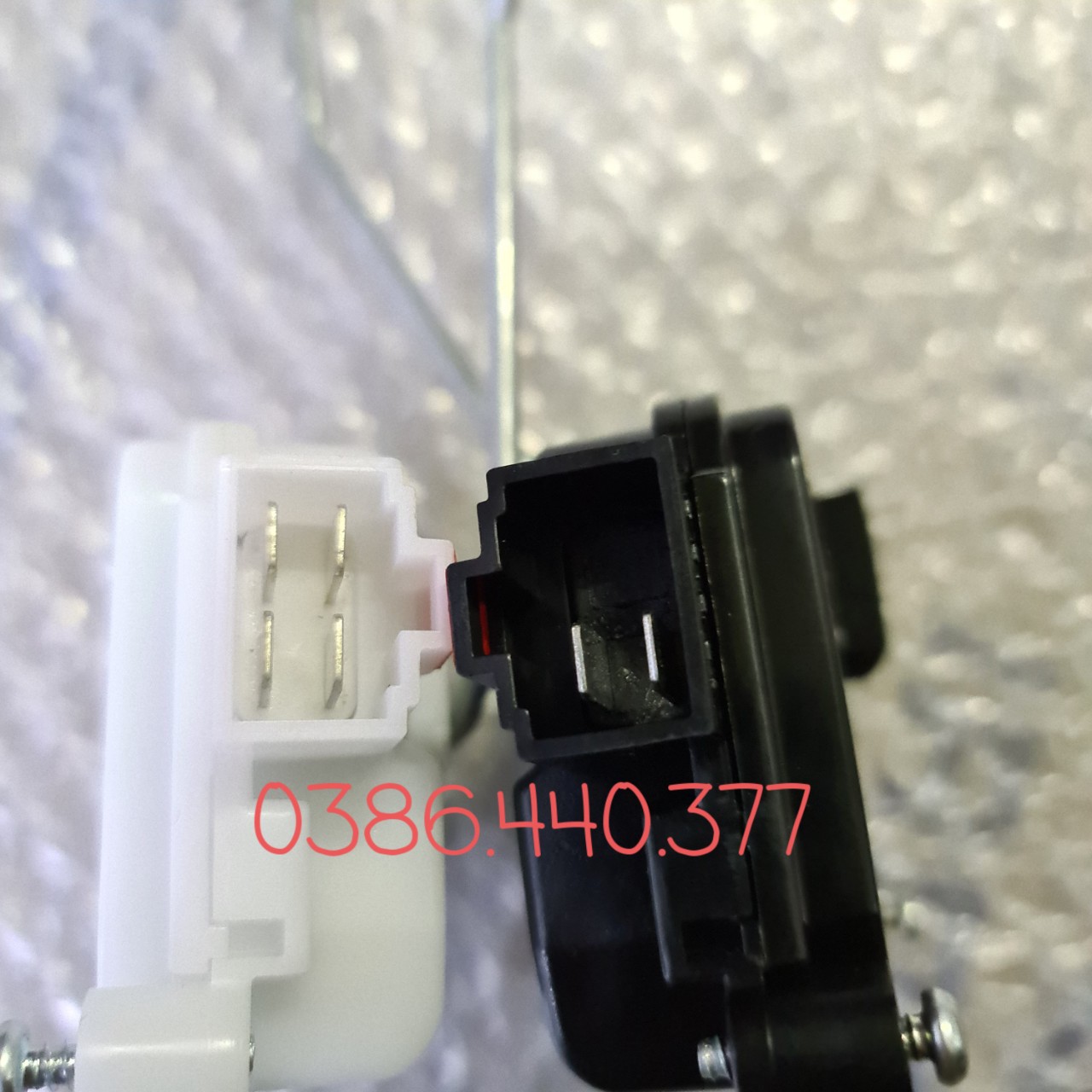 Cơ cấu khóa cửa Spark Xịn