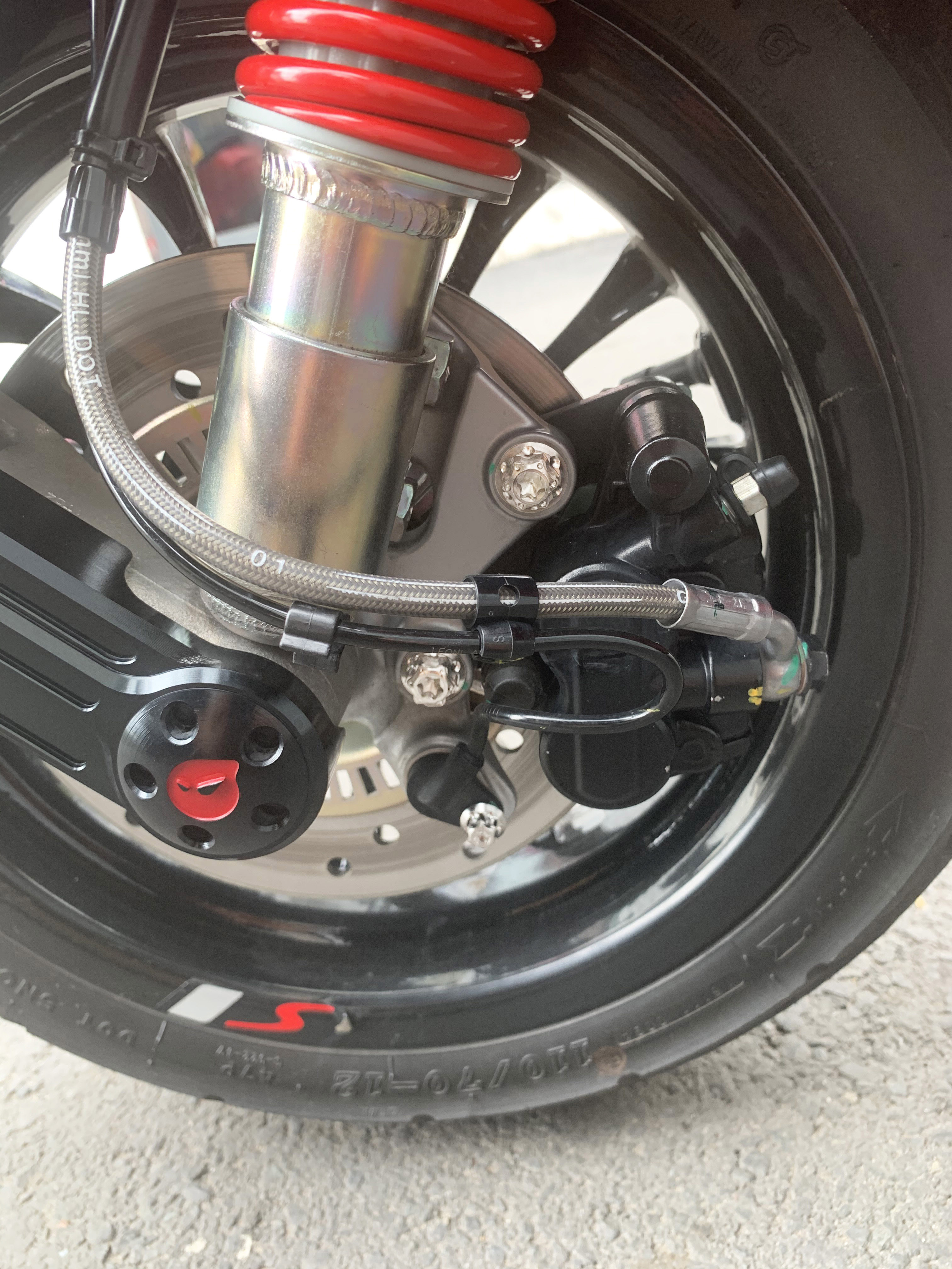 Cặp ốc Salaya pát dĩa trước cho xe Vespa Sprint Primavera Notte Iget