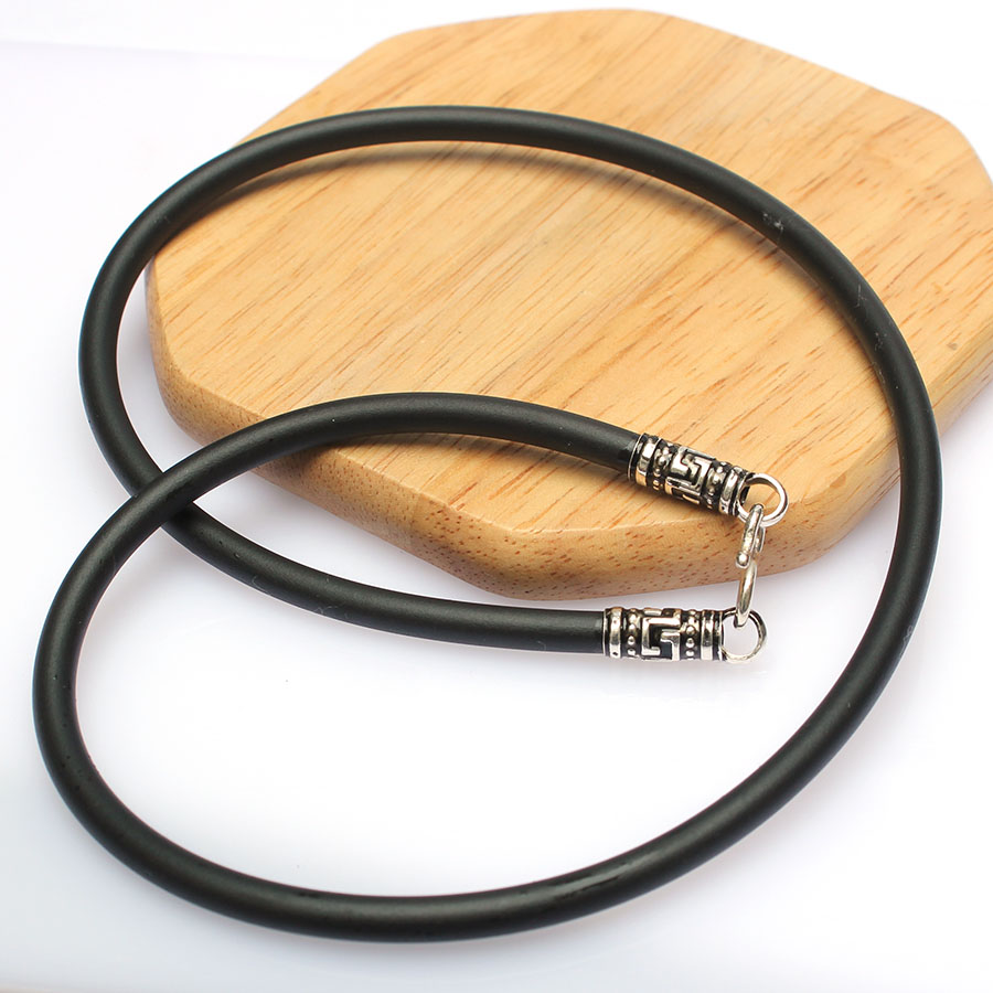Dây Chuyền Nam Dây Cao Su Bọc Bạc Bạc Hiểu Minh DCS038