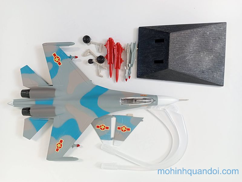 Mô Hình Máy Báy Su-30 Cờ KQVN Dài 33cm ABS