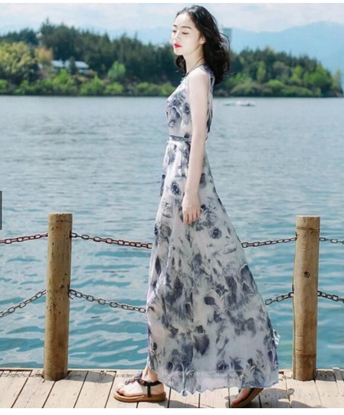 Đầm Maxi Họa Tiết Hình Chiếc Lông Dh011