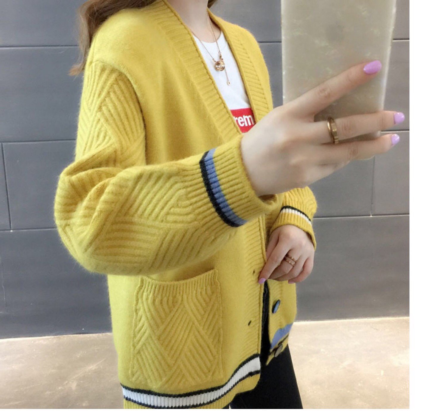 Áo len cúc phối màu