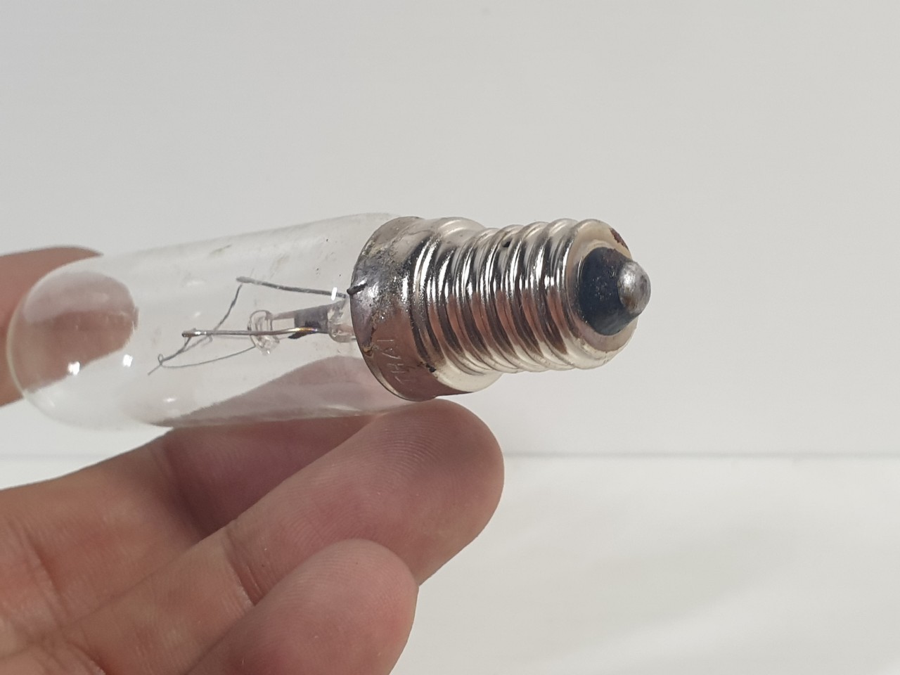 Bóng đèn sợi đốt dùng trong máy hút mùi 25w đui E14
