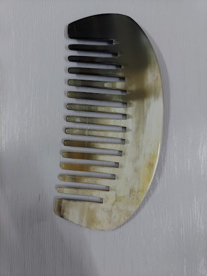 Lược sừng răng thưa múi bưởi giúp gỡ rối tóc