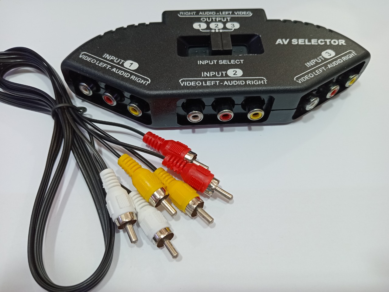 Bộ chuyển cổng (switch) AV 3 cổng vào 1 cổng ra