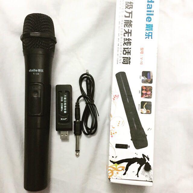 Micro không dây V10 hát karaoke loa kéo đa năng
