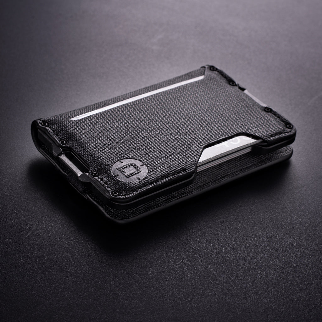 DANGO D03 DAPPER™ BIFOLD WALLET