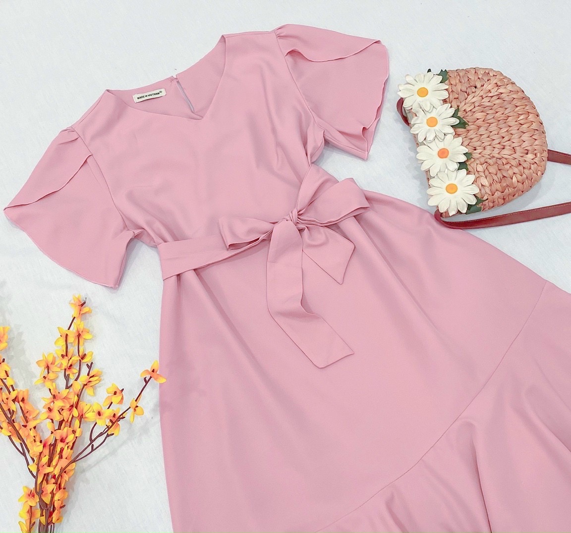 Đầm hồng tay sen tùng bèo