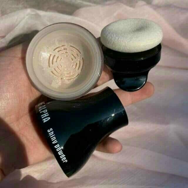 Phấn phủ bột nhũ kim tuyến Love Alpha