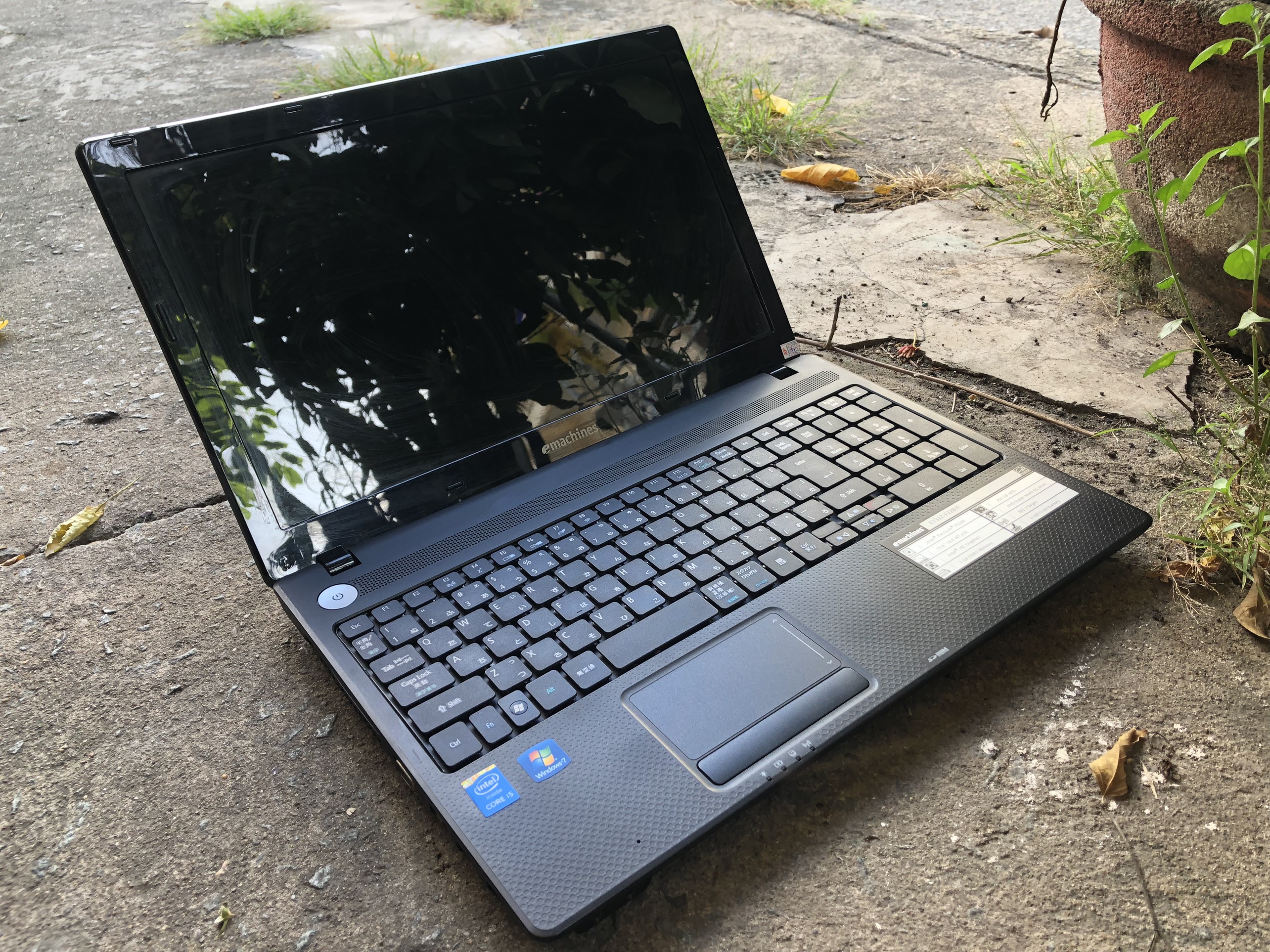 Laptop emachines e725z core i5 ram 4gb hdd 500gb 15.6inch giá rẻ