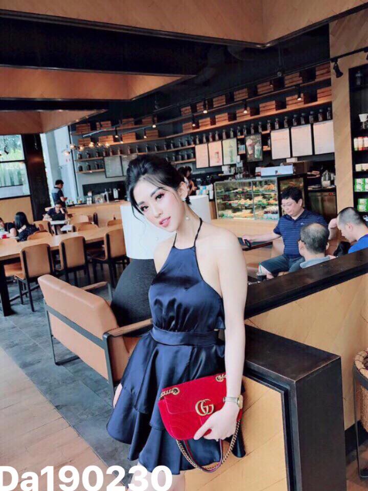 Đầm xòe tầng cổ yếm hở lưng