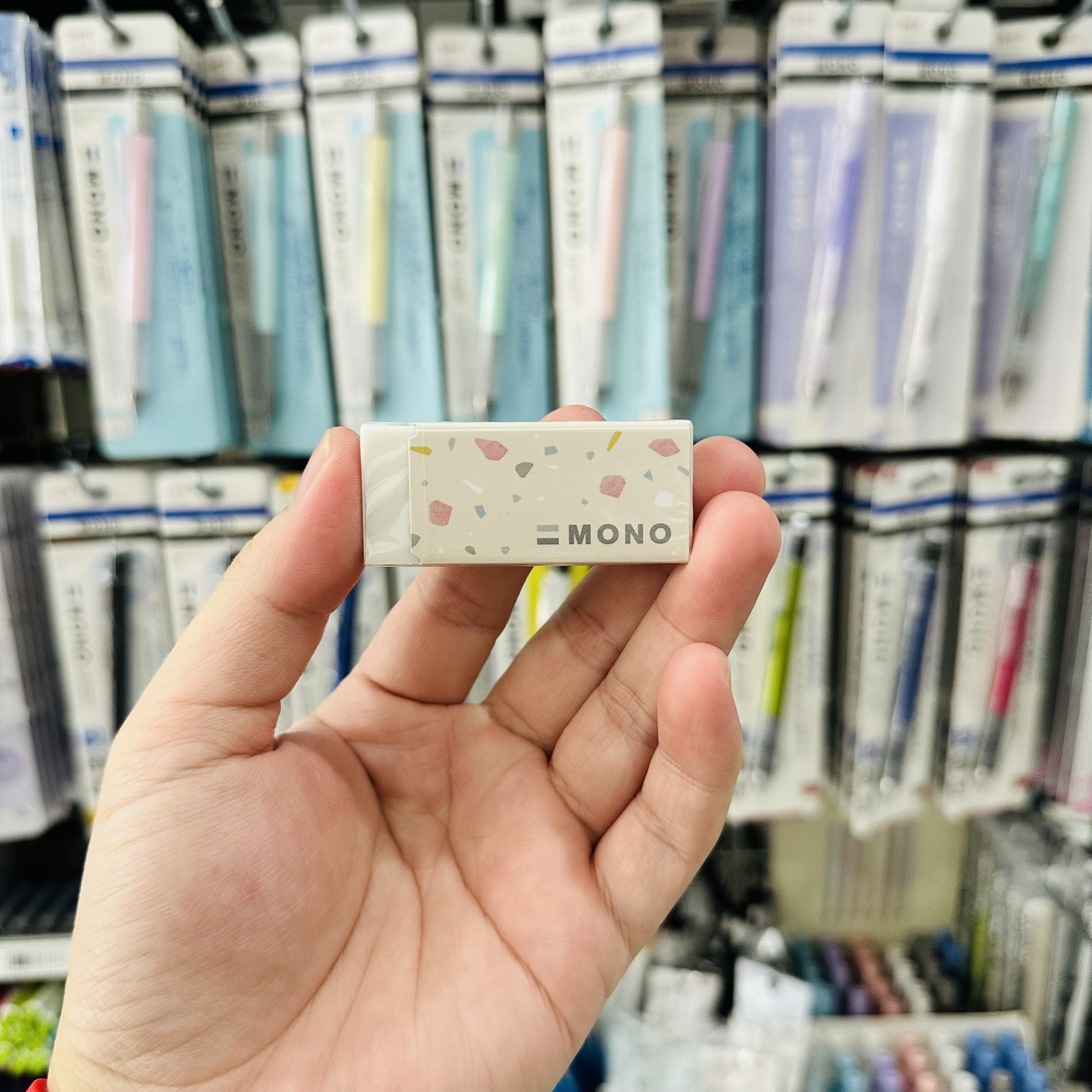 Bút chì tombow mono graph terrazzo 2023