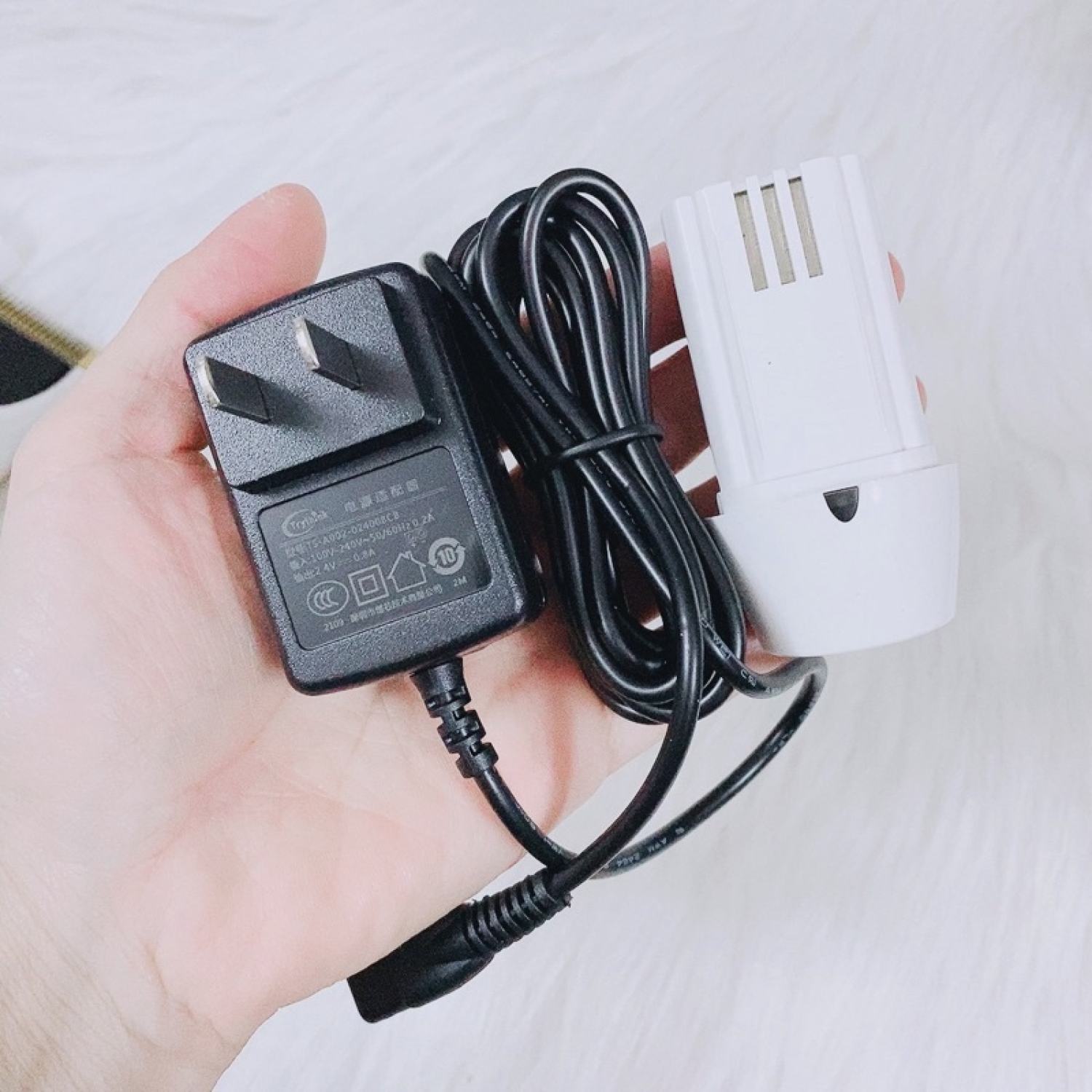 Combo Pin tông đơ codos T6 và dây sạc pin tông codos cao cấp