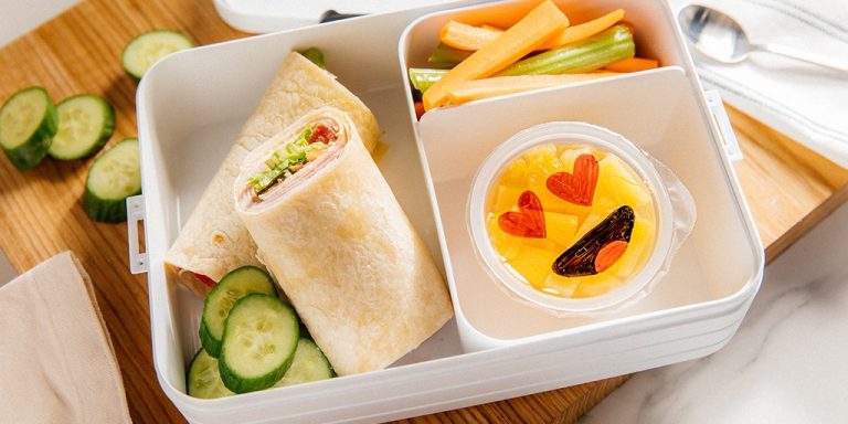 Thạch Trái Cây Từ Nước Ép Phúc Bồn Tử Dole