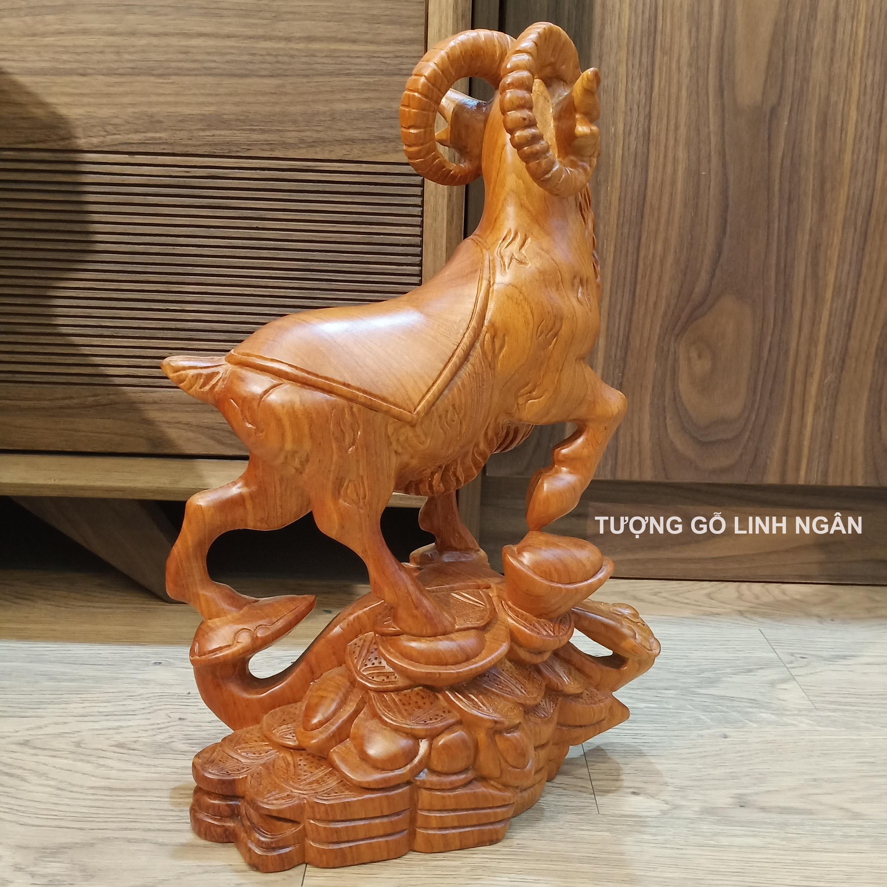 Tượng Dê gỗ hương cao 40 cm