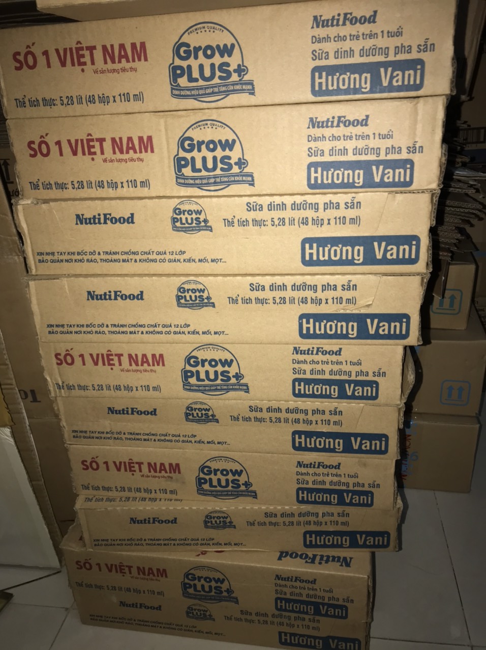 Sữa Bột Pha Sẵn Nutifood Grow Plus Xanh 110ml date luôn mới