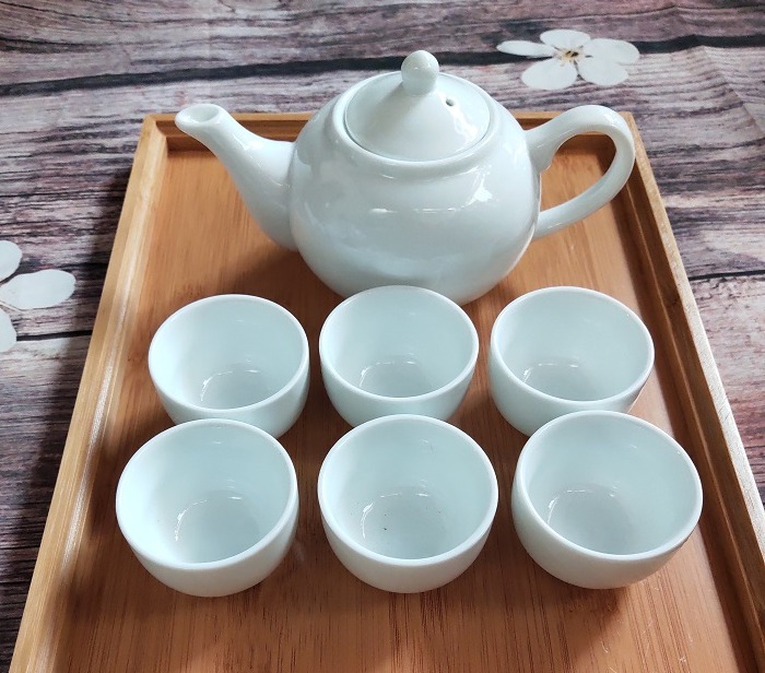 Bộ ấm chén Bát Tràng, loại to dung tích 550ml, chén không quai (không bao gồm khay)