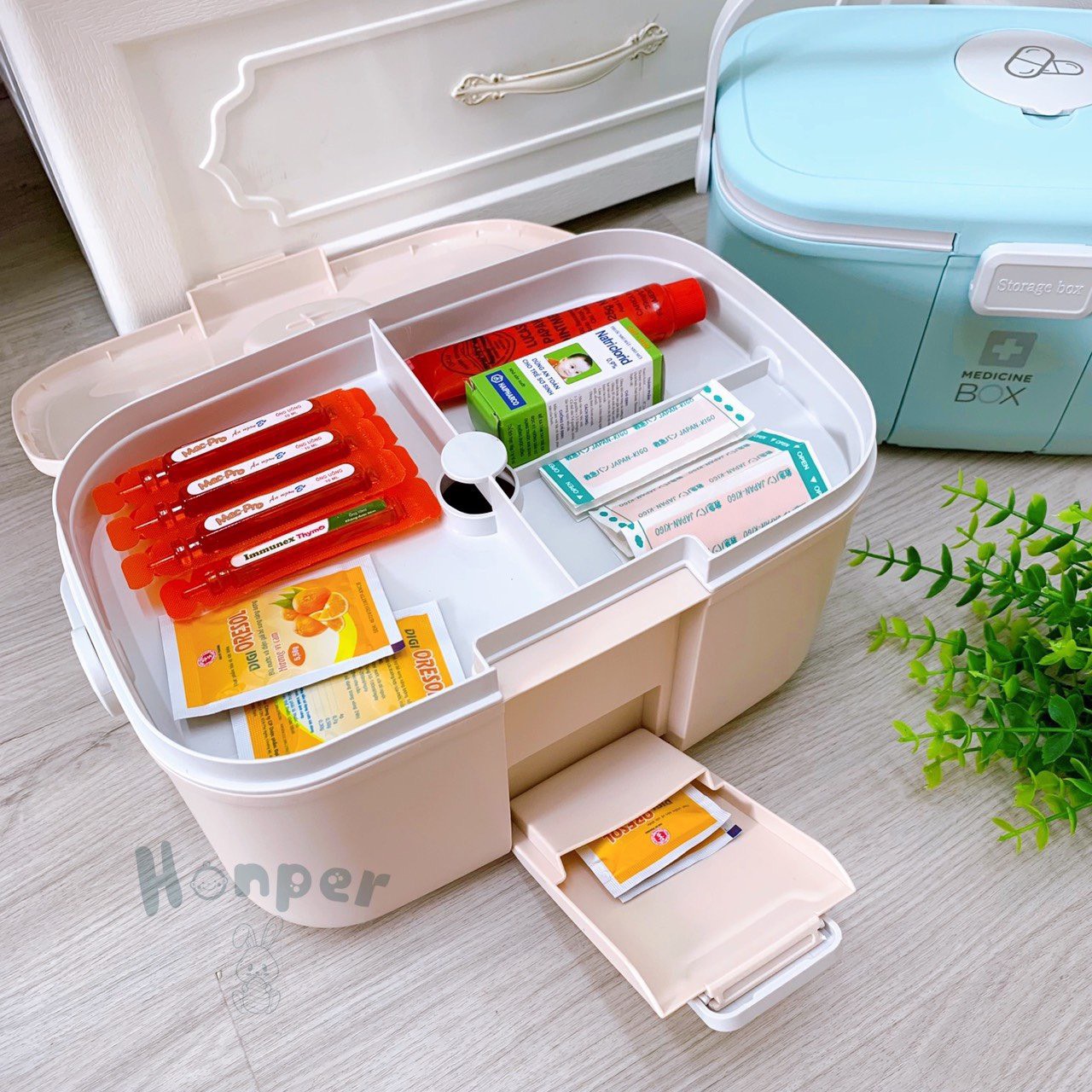 Hộp đựng thuốc/ dụng cụ chăm sóc Honper cho bé