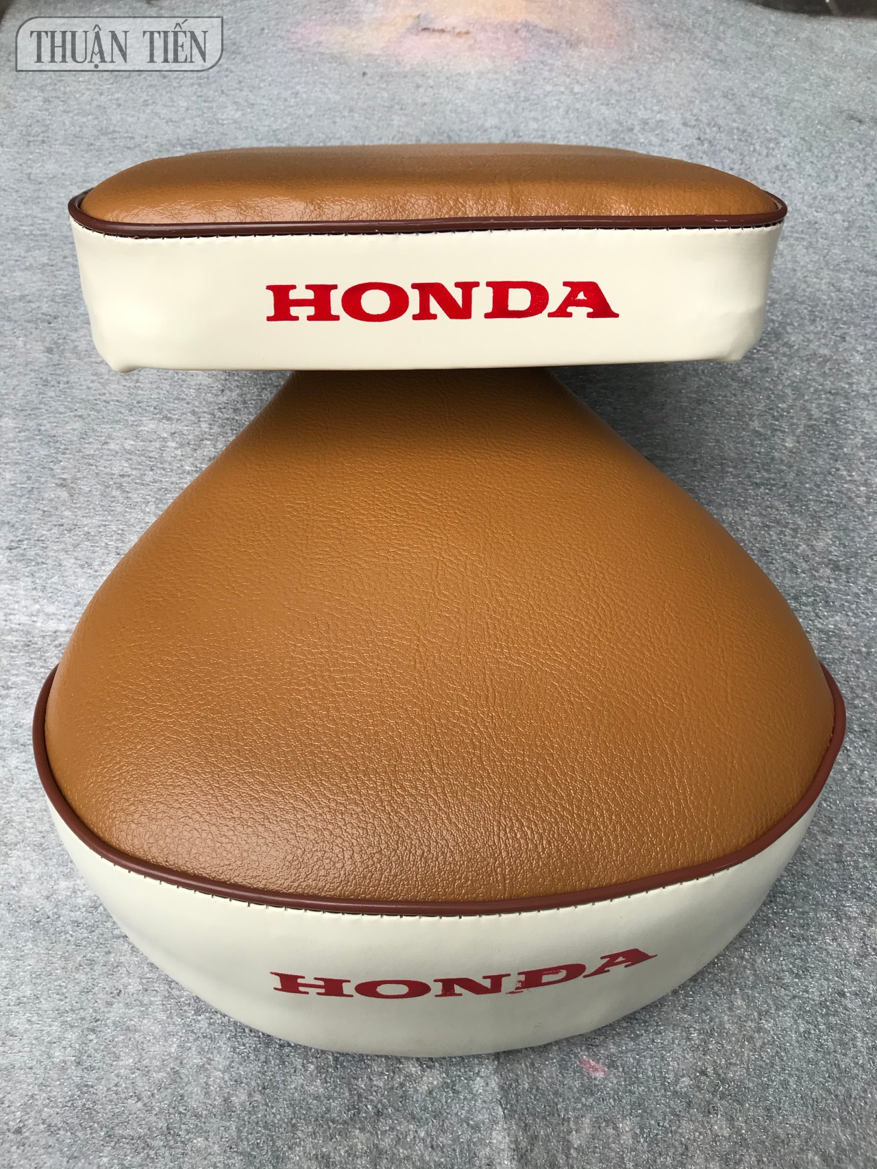 Front and rear saddle fair78, 79, 80, 81, 80, 79 or 82 brown-cream