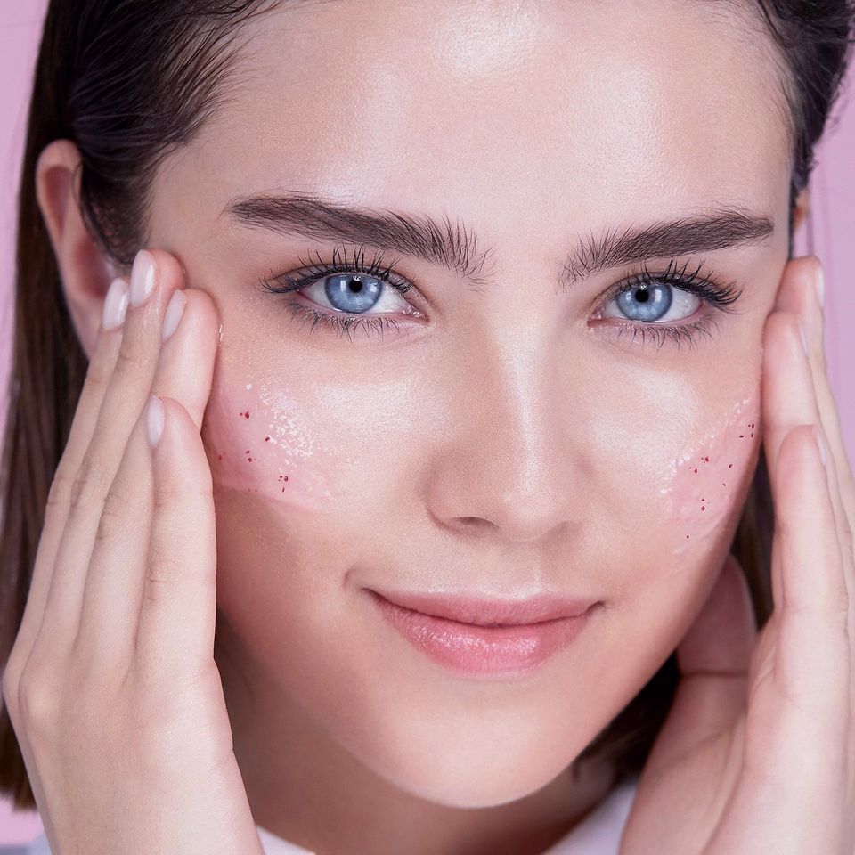 Tẩy da chết Lancome Exfoliating Rose Sugar Scrub 100ml