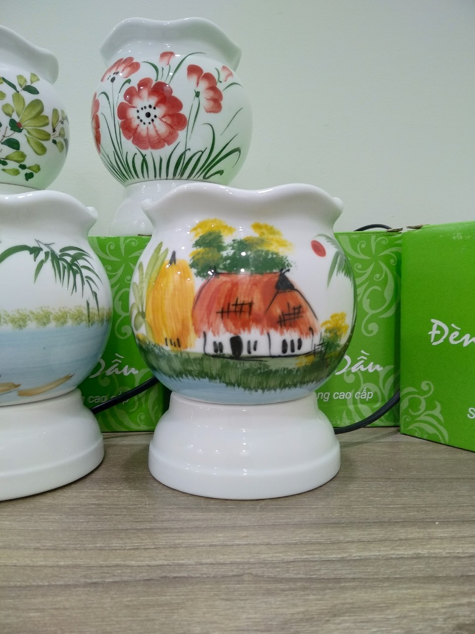 Đèn Xông Tinh Dầu Sứ Thấu Quang (Mẫu Ngẫu Nhiên)