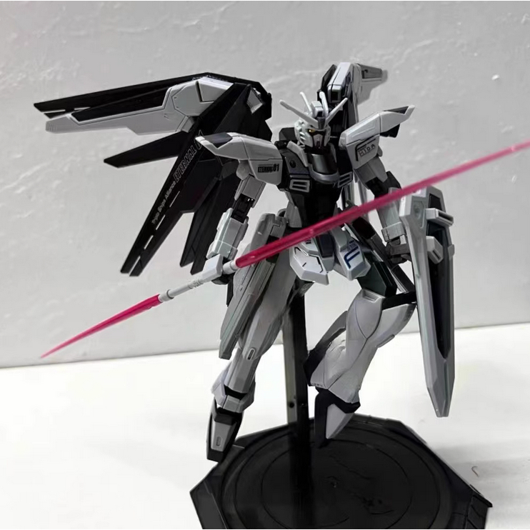 Mô hình lắp ráp HG Freedom Fighter Black Daban (Tặng Base)