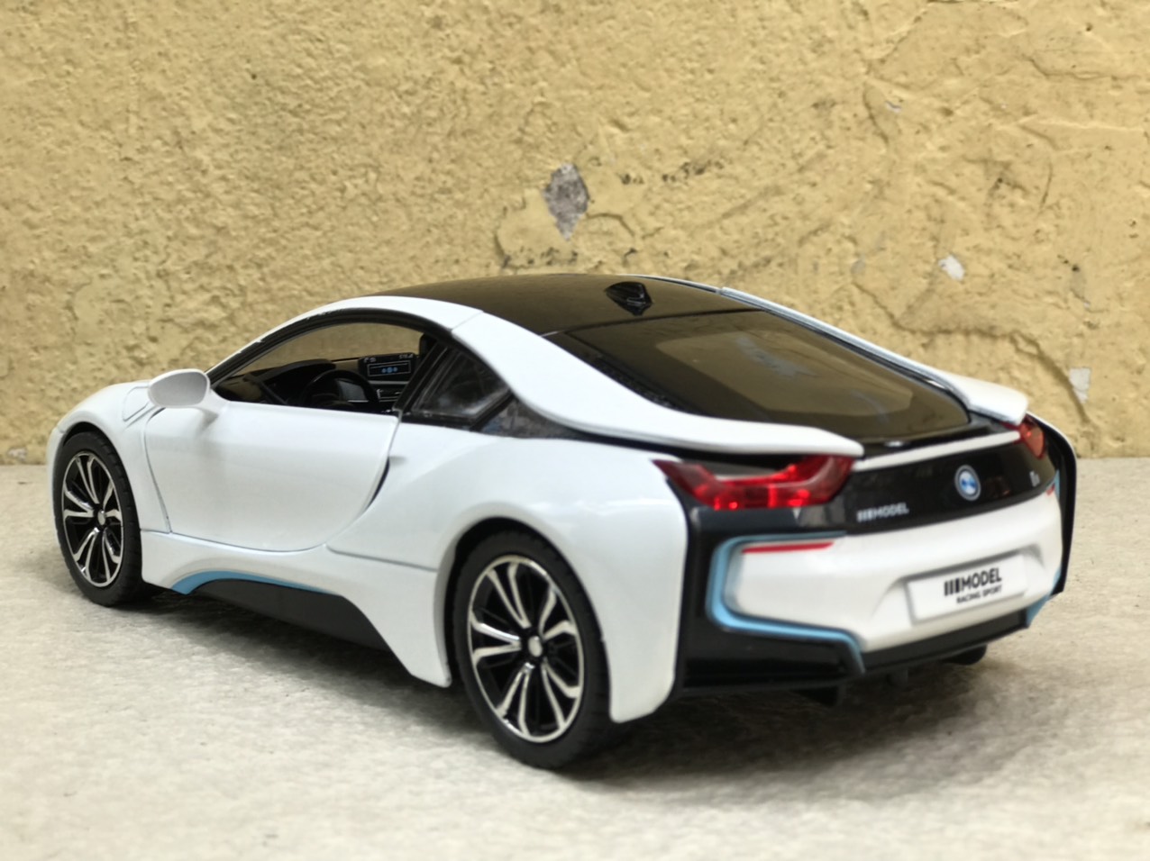 Mô hình xe ô tô BMW I8 1:24
