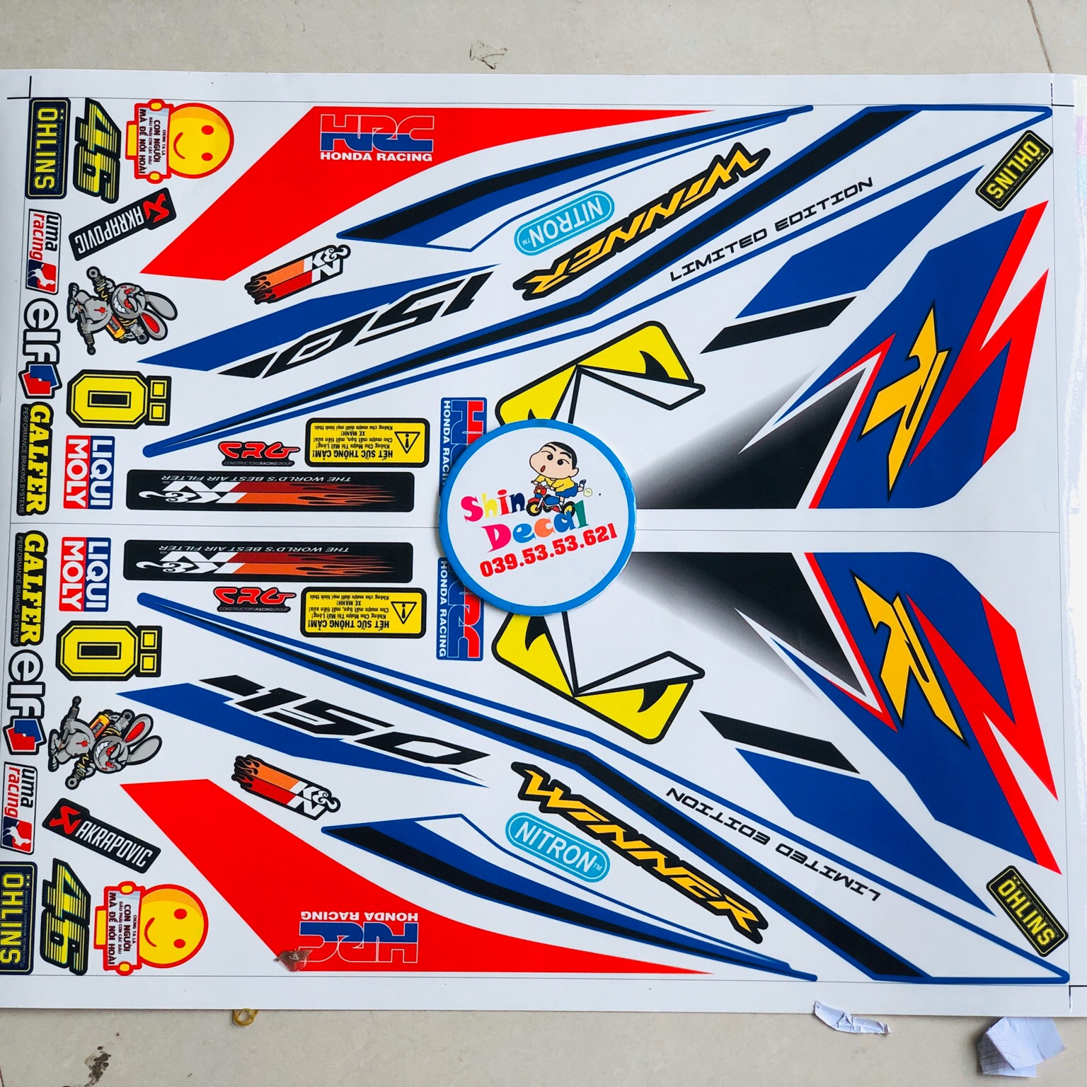 Tem rời winner chữ R trắng xanh
