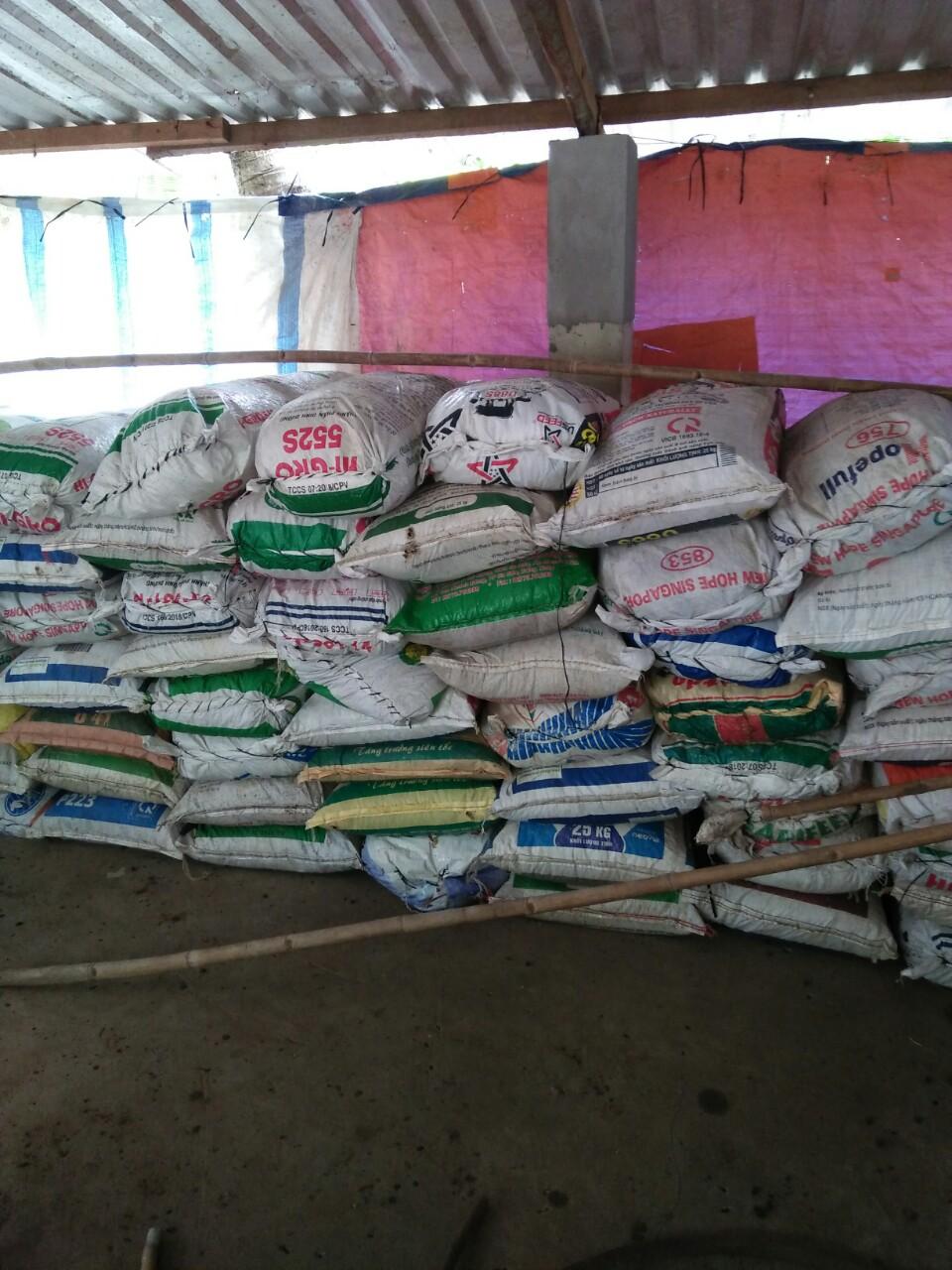 01 bao ( 5 kg) phân dê trồng cây