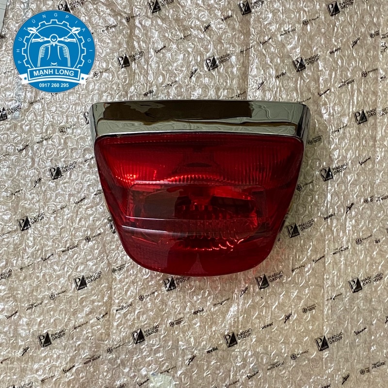 Vespa S taillight assembly