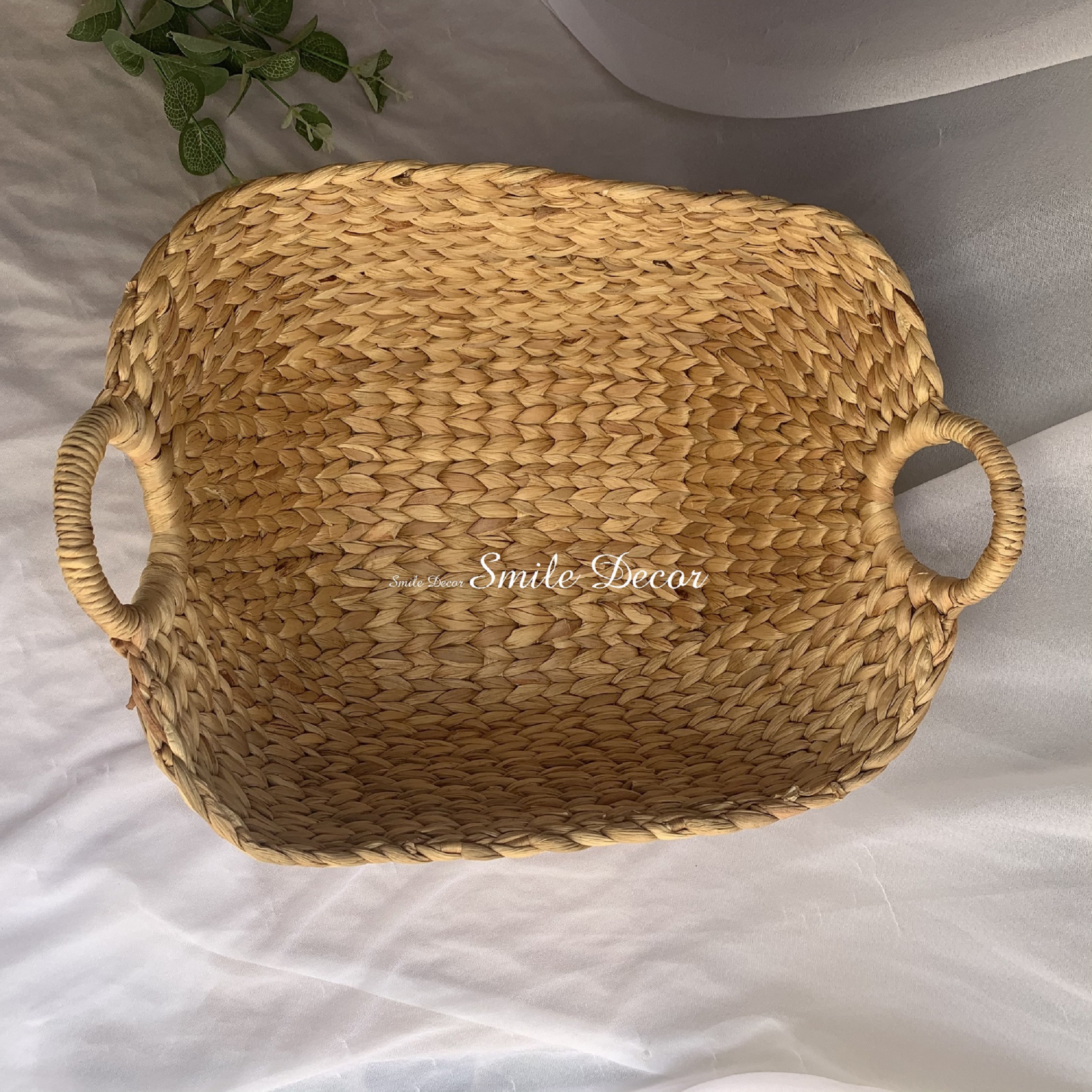 Hyacinth basket with handles for clothes, blankets