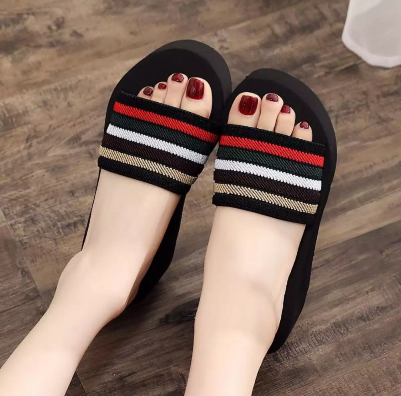 Dép đế xuồng đế xốp cap cấp