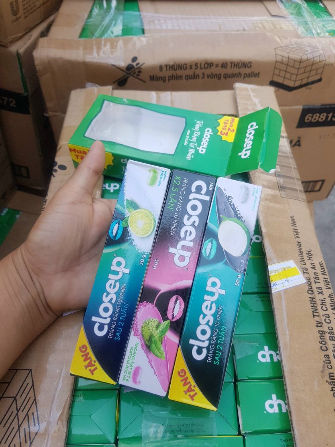 ( Mini 30g/tuýp ) 3 tuýp Kem đánh răng closeup 30g