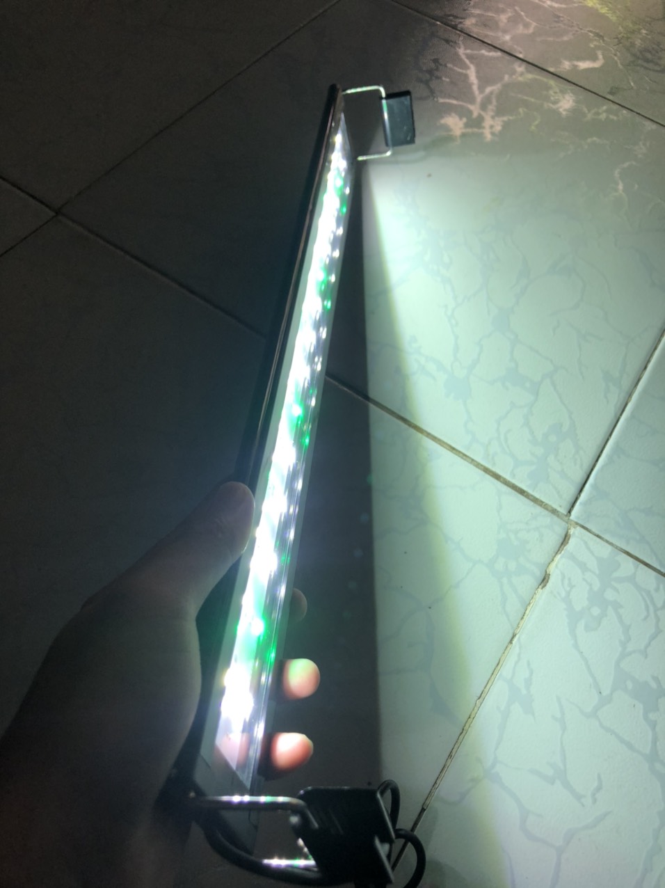 Đèn bể cá LED ĐỔi MÀU 4 dãy led cho hồ cá cảnh