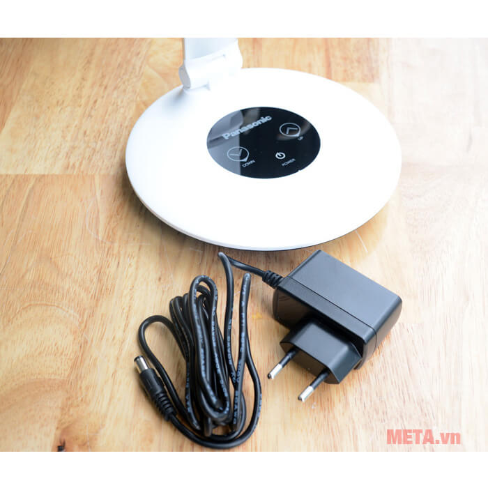Đèn bàn Led Panasonic NNP61923 (màu bạc) [ GIAN HÀNG UY TÍN][HÀNG CHÍNH HÃNG]