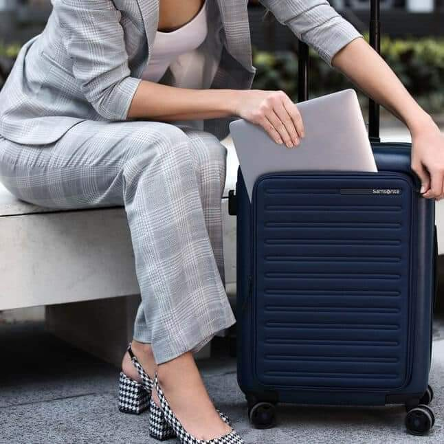 Vali Samsonite STACK'D EASY ACCESS, Size Cabin, Vali Du Lịch, Công Tác, Phù Hợp Với Chuyến Đi Xa, 4 Bánh Xoay 360, Có Khóa An Toàn, Nhập Đức, Bảo Hành 12 Tháng, Hàng Chính Hãng