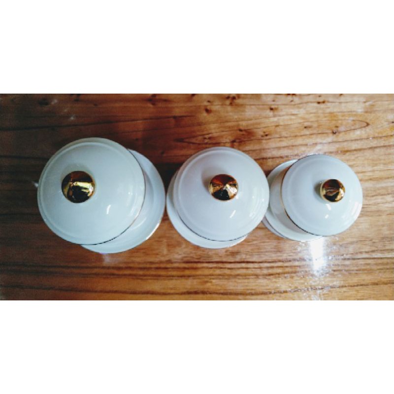 LY CÚNG CÓ NẮP ĐẬY MEN SỨ TRẮNG NGỌC