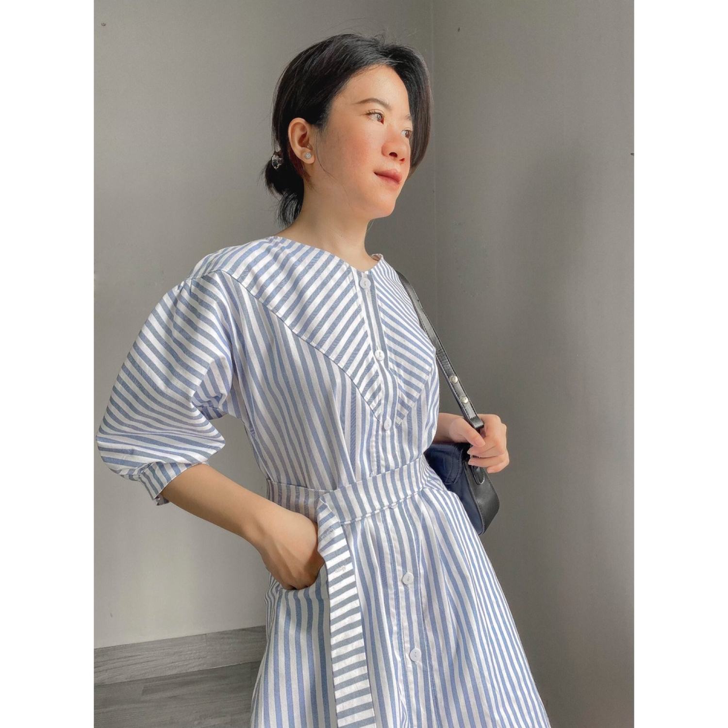 Đầm sọc dáng xòe fom suông mini