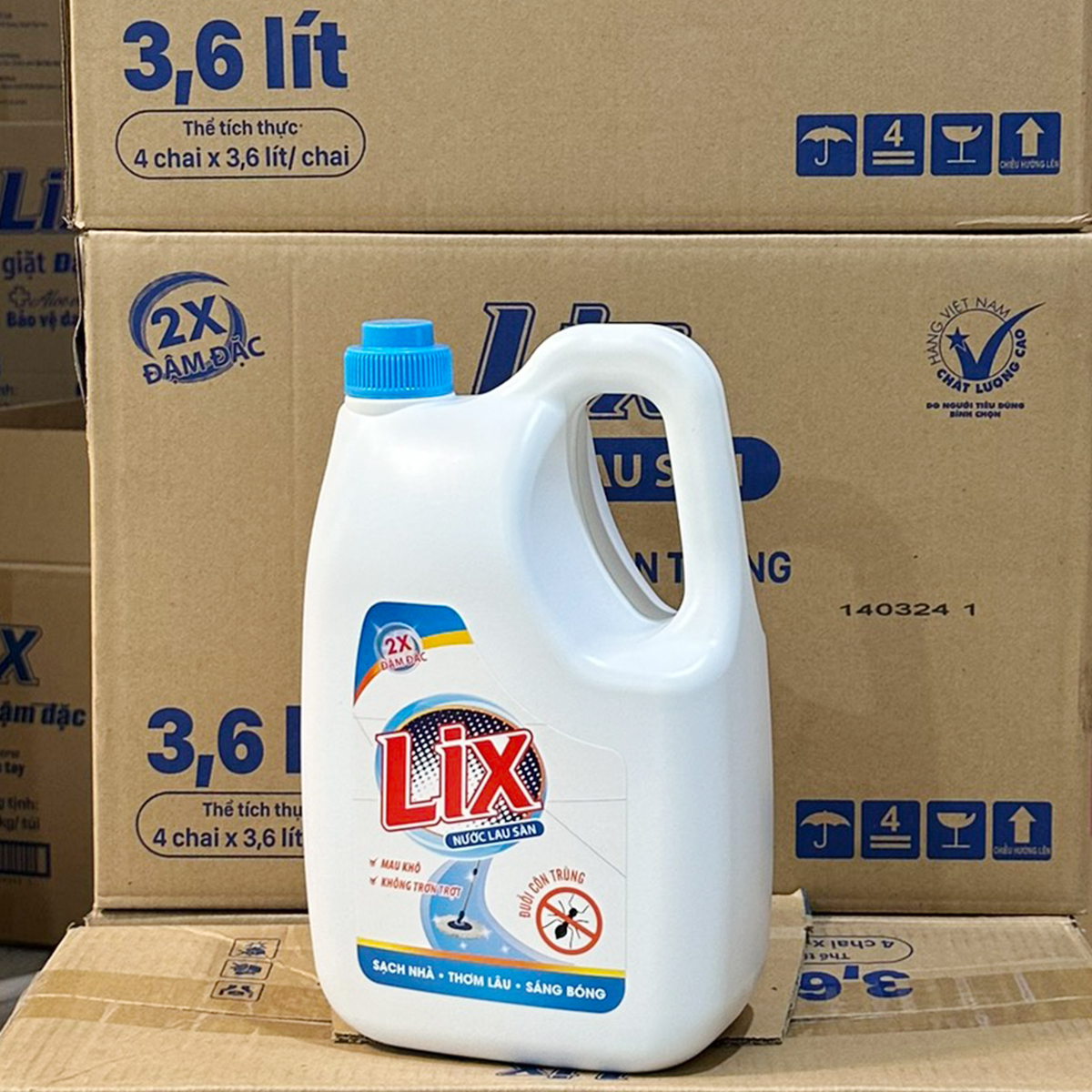 Nước lau sàn LIX đuổi côn trùng 3.6 lít LD360
