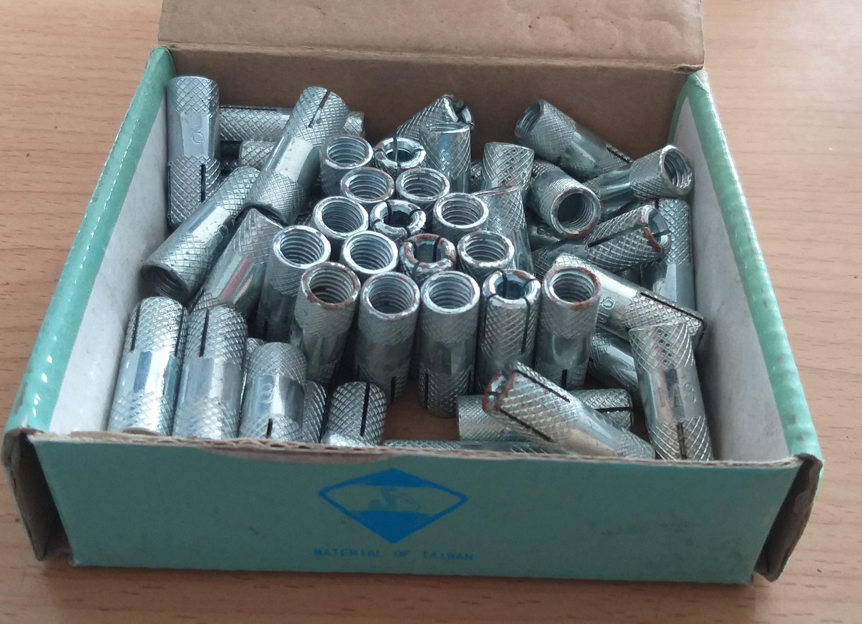 Tắc kê Sắt nở  6mm/ 8mm/10mm/12mm