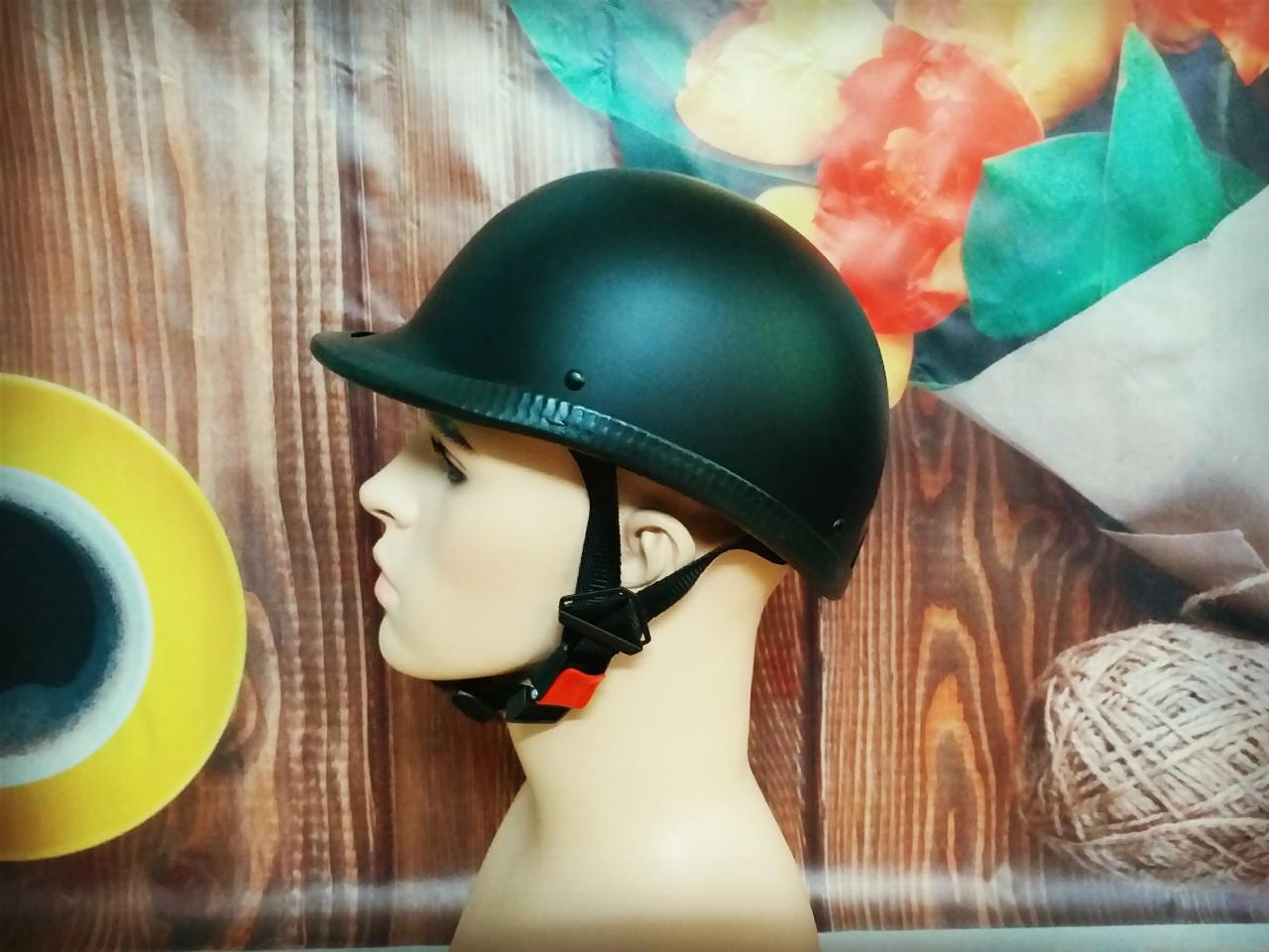 NÓN BẢO HIỂM ĐUA NGỰA CÓ MỎ (ĐEN  LOẠI DẦY )