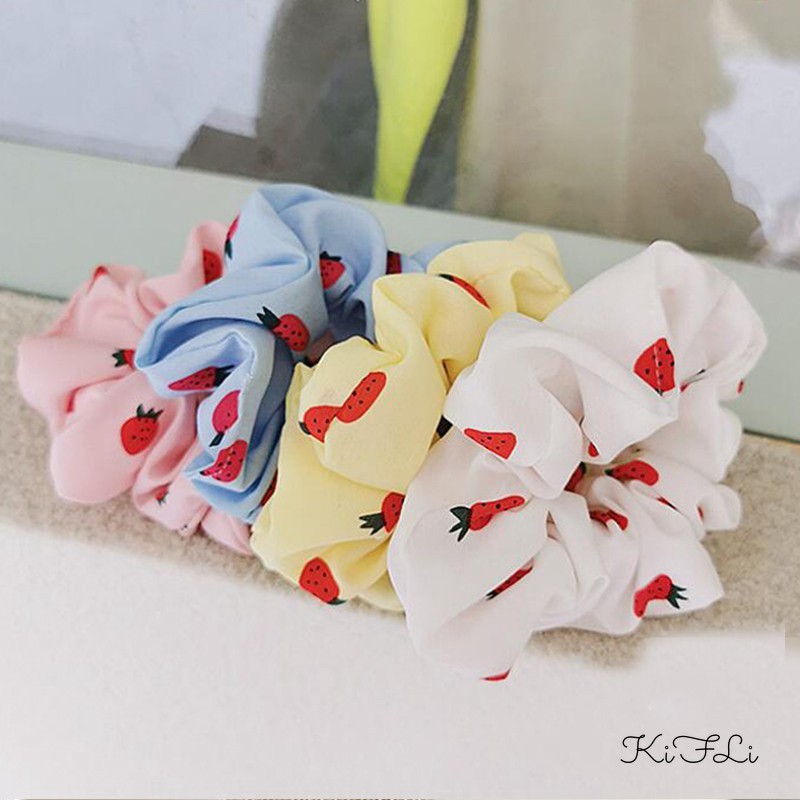 Dây cột tóc vải scrunchies họa tiết dâu HOT TREND