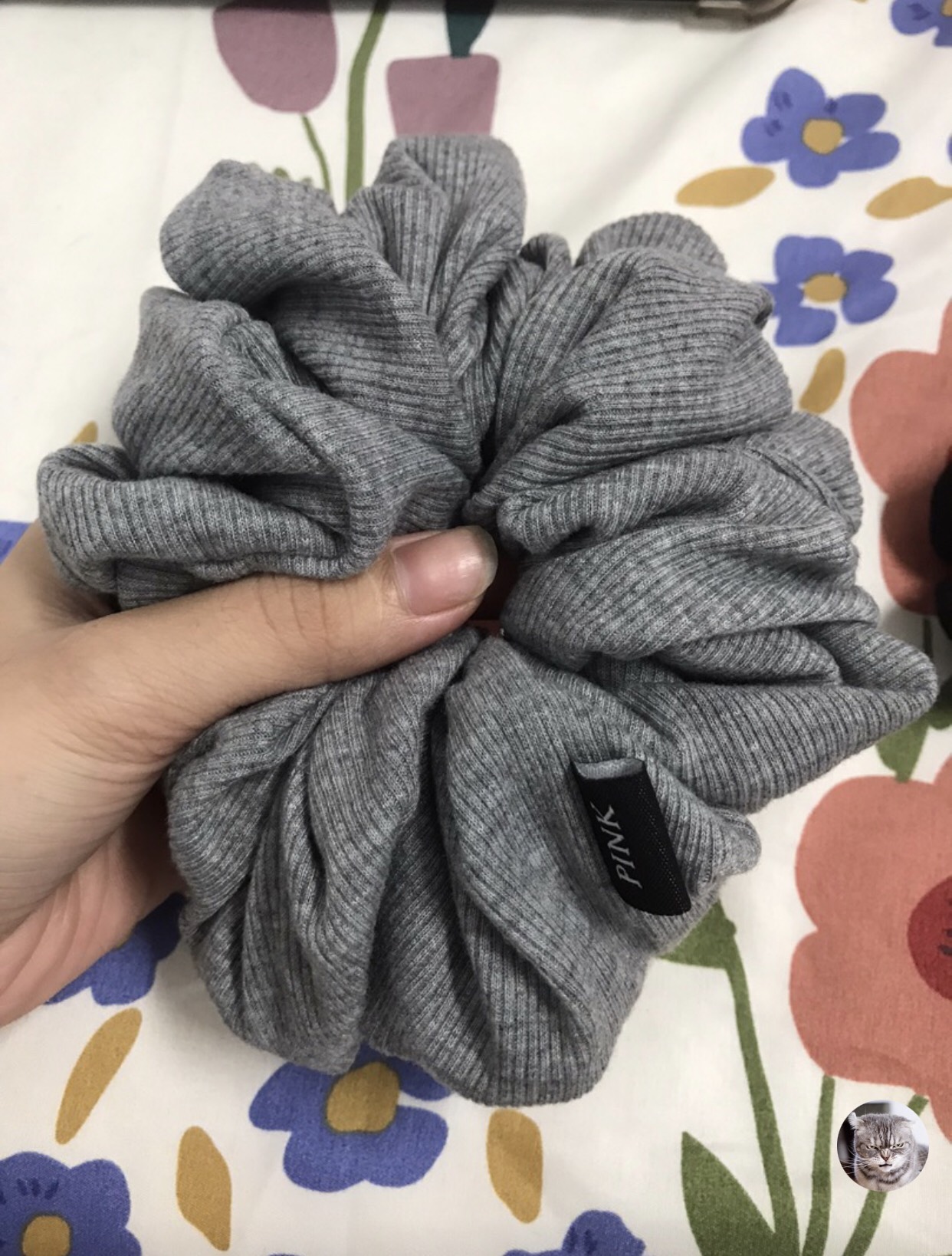 Scrunchies Dây Cột Tóc Thun Gân.