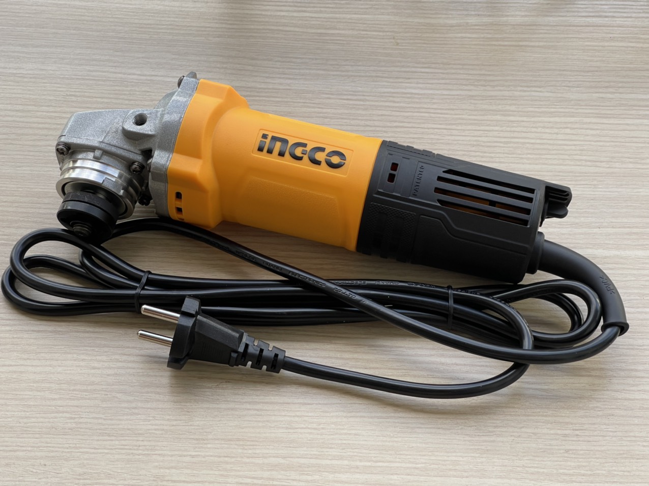 [HCM]Máy mài máy cắt 900W Ingco AG900282 ( công tắc đuôi )