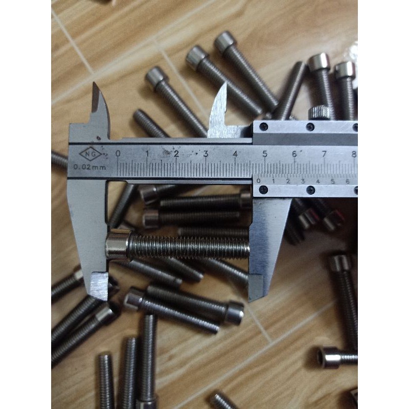 2 ốc lục giác inox M8 dài 4cm