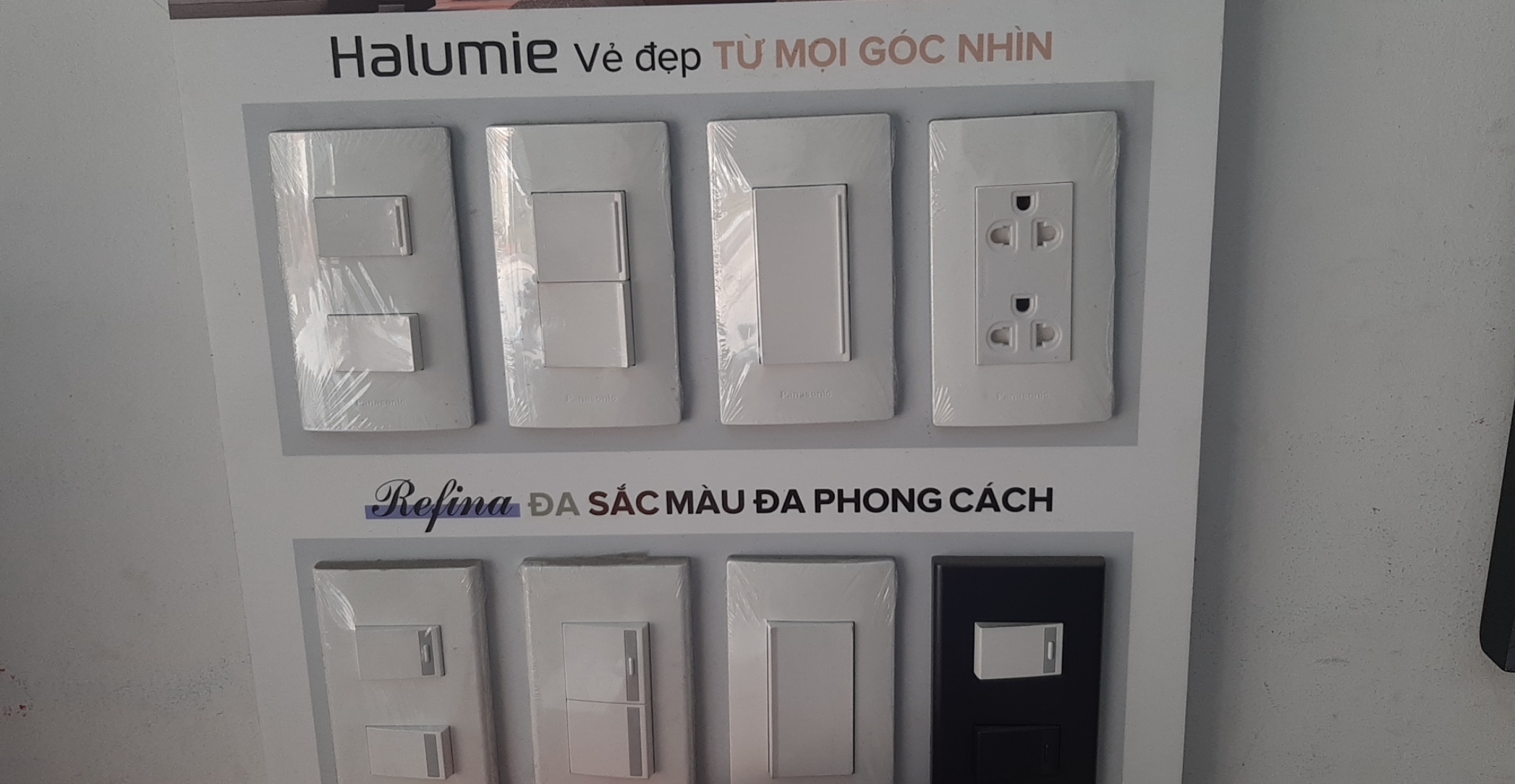 BỘ Ổ CẮM PANASONIC - WEV1582SW (Ổ ĐÔI 3 CHẤU) + WEV68030SW (MẶT WIDE)