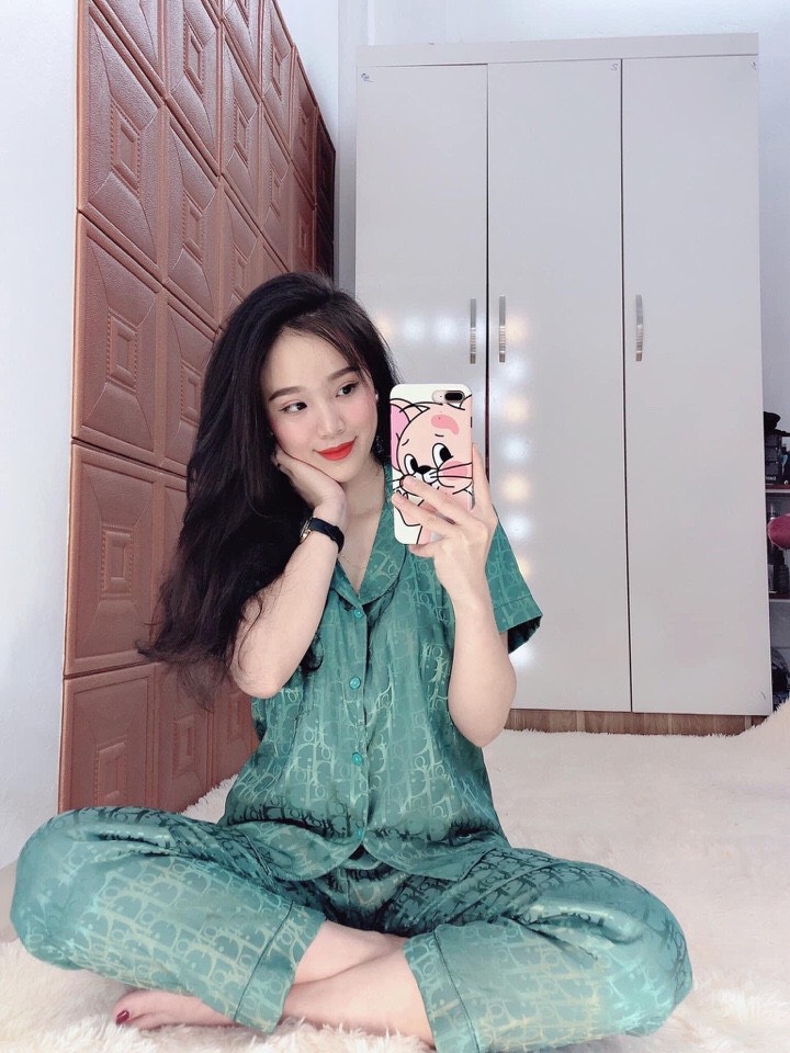 Bộ lụa satin áo cộc quần dài, bộ đồ sau sinh