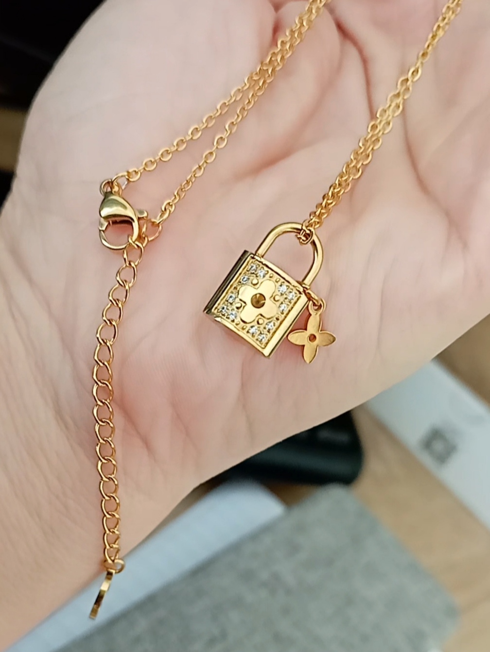 Dây chuyền titan ổ khóa xoàn